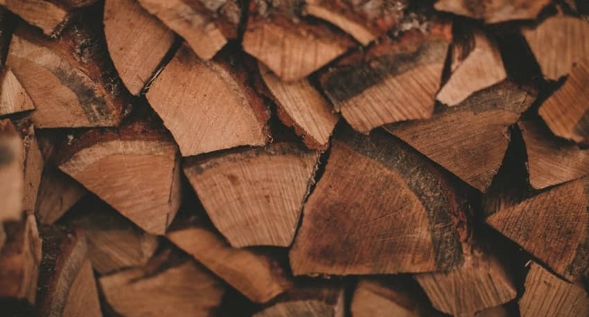 HOW TO SEASON FIREWOOD QUICKLY? 7 IMPORTANT THINGS TO KNOW
