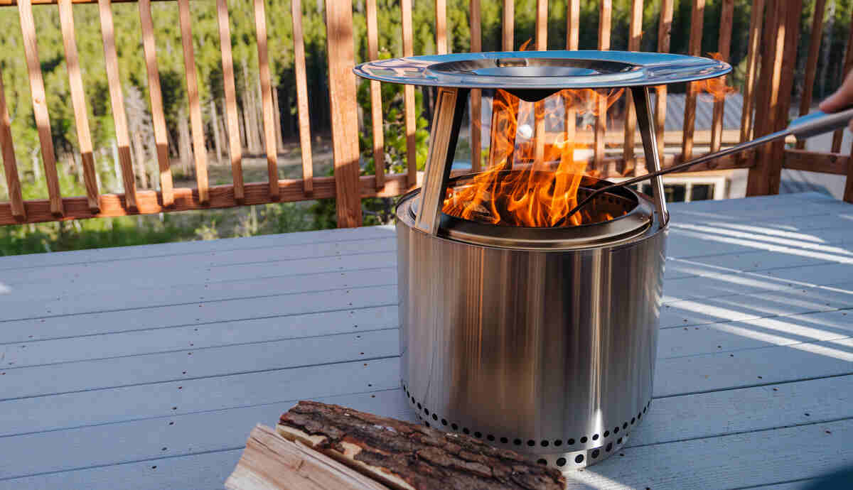 Can a Solo Stove be used on a deck?